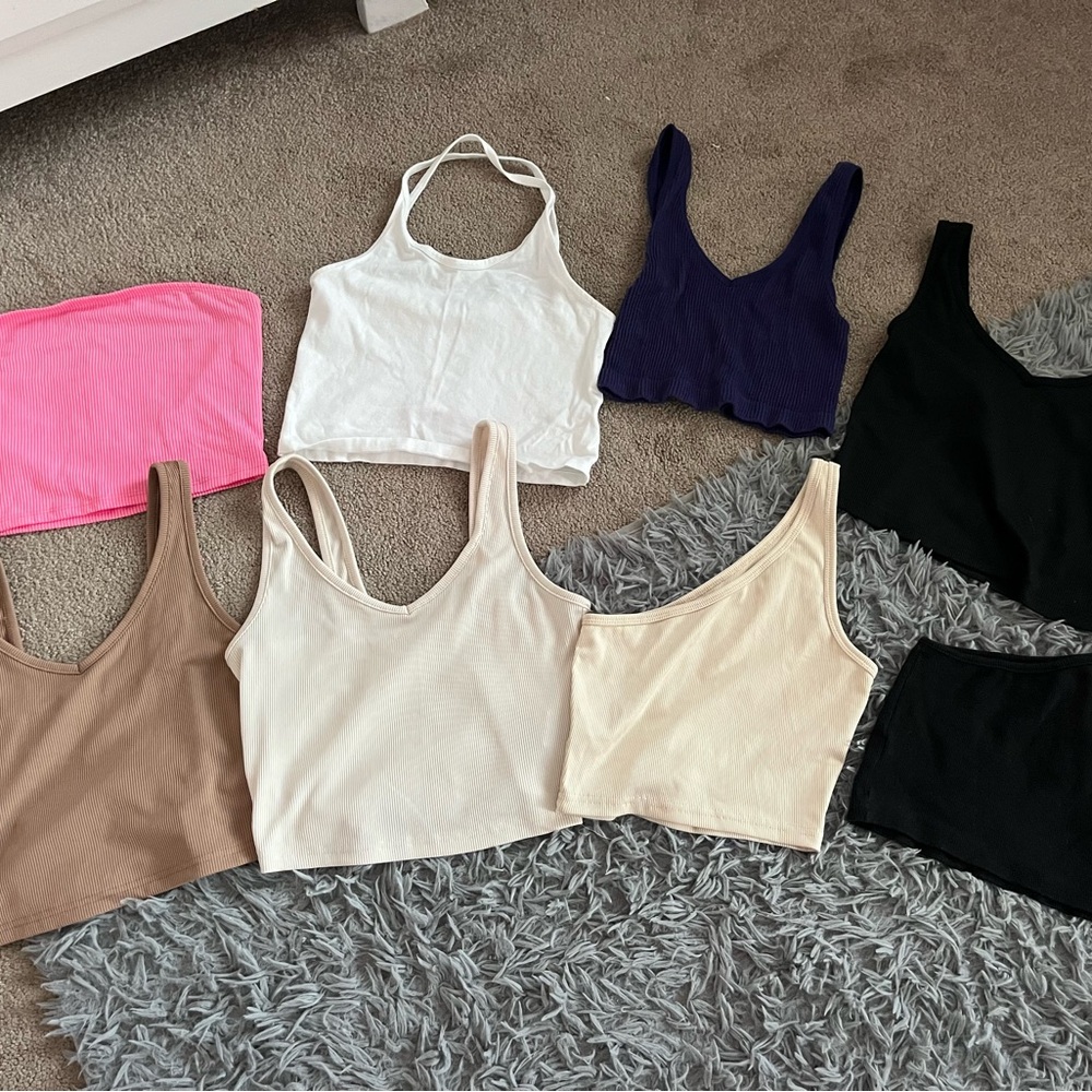 8 pc bundle of crop tops size small/xs